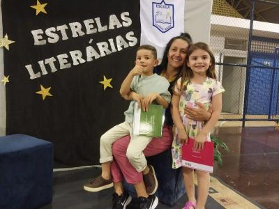 Noite de Autógrafos dos alunos do Jardim 2 da Escola Aluísio Maier foi um verdadeiro sucesso